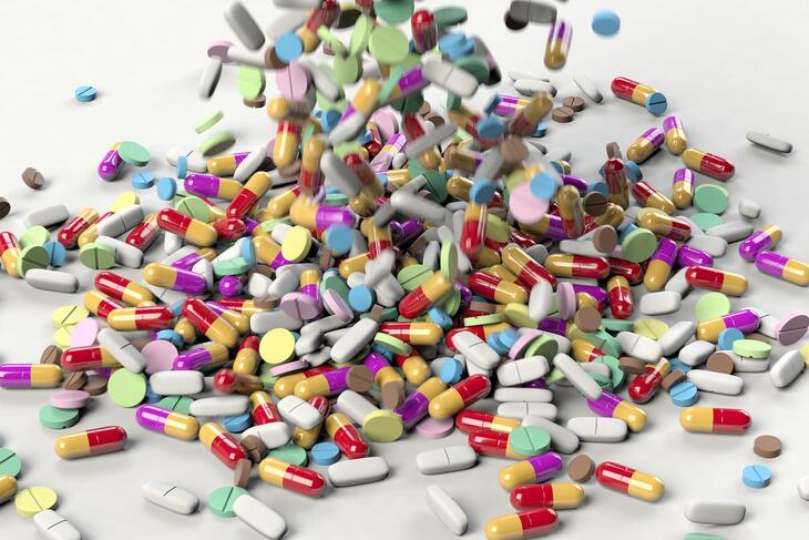 For mye: Det brukes for mye antibiotika og nå tester det britiske helsevesen en ny betalingsmodell for antibiotikautvikling. Illustrasjon: Pixabay