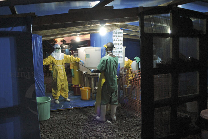 Foya Ebola management centre, Liberia. Foto: Martin Zinggl / MSF
