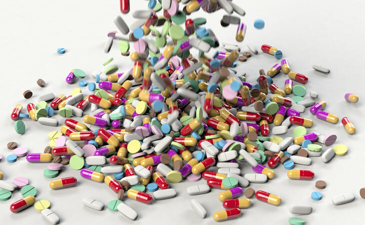 Øker: Nordmenn bruker mer og mer legemidler. Illustrasjon: Qimono/Pixabay