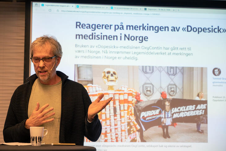 IKKE FIKSJONS, MEN FAKTA: Journalist i NRK synes nesten det er vanskelig å skjønne at reklamene for OxiContin faktisk er virkelige.