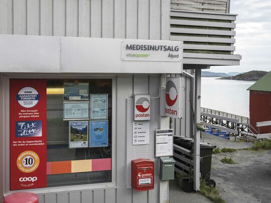 Nærbutikken betjener rundt 350 innbyggere på Stokkøya og Linesøya, i tillegg til båt- og hyttefolk. Foto: Kristin Rosmo